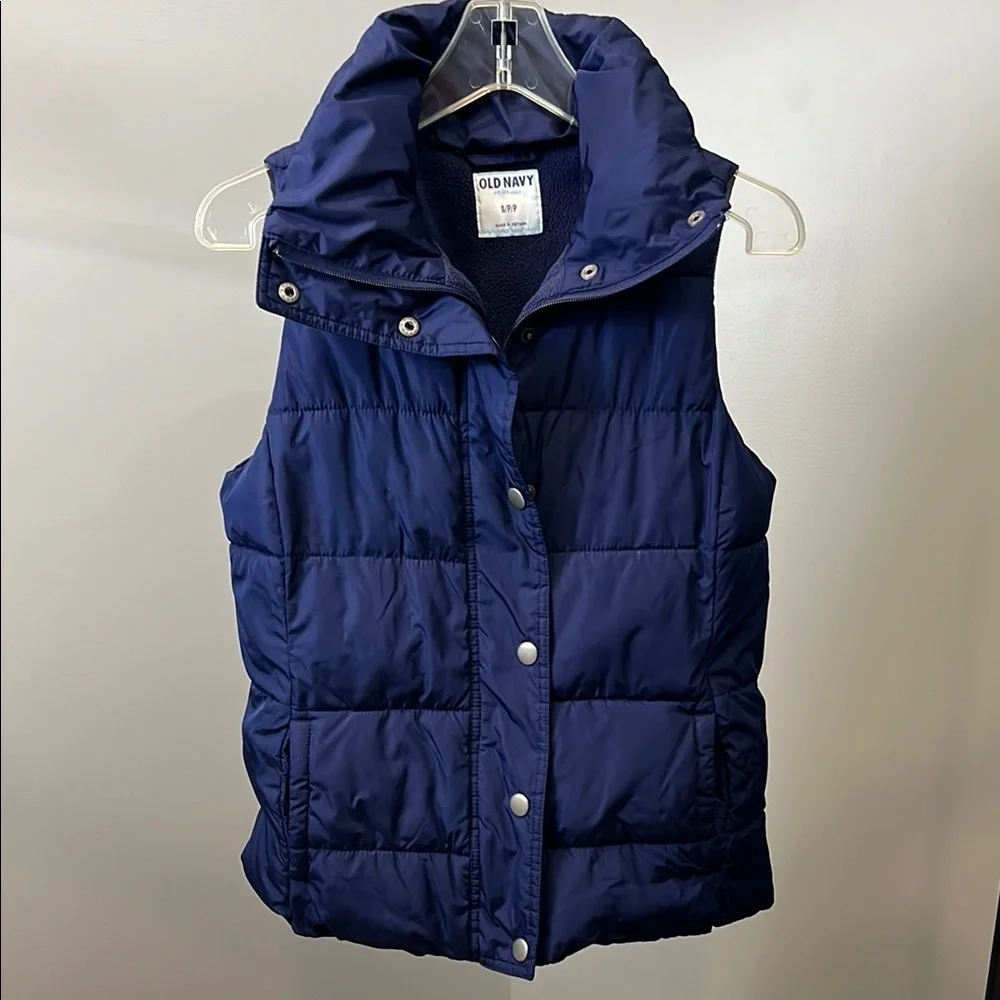 Old Navy Women's Navy Puffer Vest - Picture 2 of 4